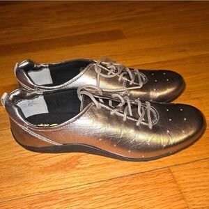 Ros Hommerson Nelly gold leather sneakers women size 7.5 N
